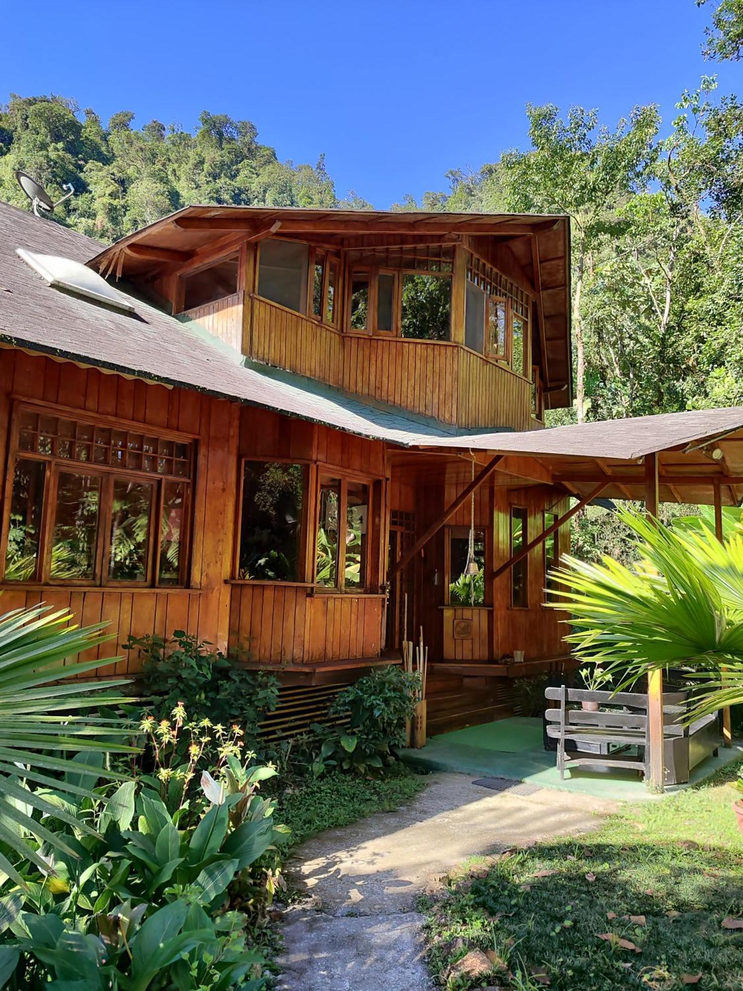 Mindo Garden Lodge And Wildlife Reserve Exterior photo
